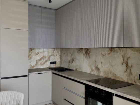 Продаж 1 к квартири в жк Bridge Tower з дизайнерським ремонтом та видом на озеро!