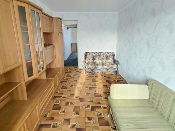 1 кімнатна квартира на 2 поверсі поруч із зупинкою Сумы