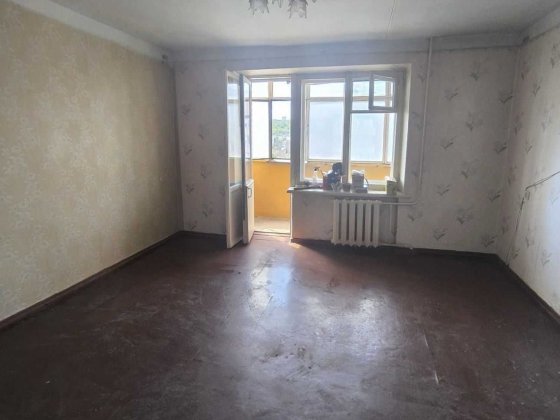 Трикімнатна квартира в цегляному будинку. Поділ. Полтава