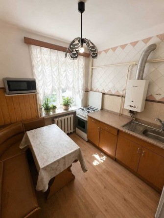 Продам 2-кімнатну квартиру в центрі міста! - фото 1