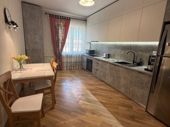 Продається простора 3-кімнатна квартира на Виставці, проспект Миру Хмельницкий