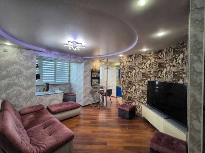 Продам квартиру з індивідуальним опаленням ! - фото 1