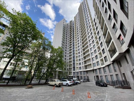 Продаж 2к квартири 85 кв. м на вул. Василя Тютюнника 28а  ЖК Cardinal Киев