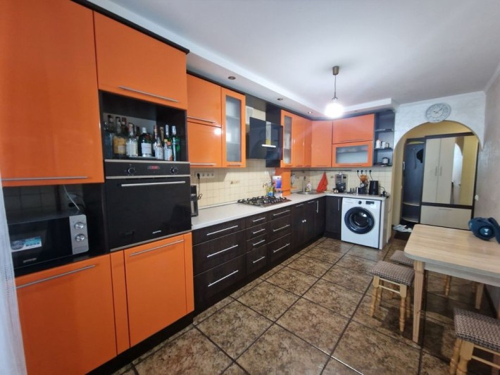 Продаж квартири поруч з паоком - фото 1