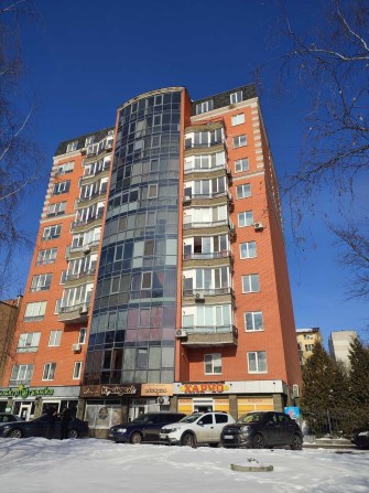 Унікальна видова квартира на Виставці по вул. Зарічанській - фото 1