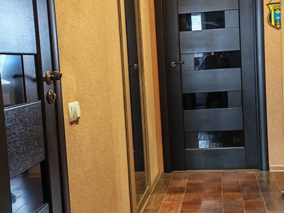 Продам 2 кімнатну квартиру в новобудові  в центрі з АО Сумы