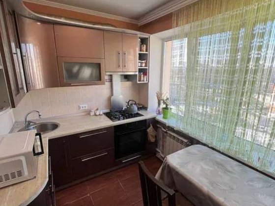 Продаж 3-к квартири вул. Прирічна 27 Київ