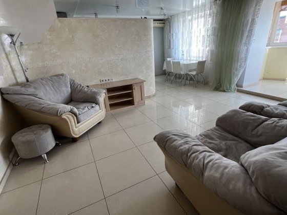 У продажу квартира з Неймовірним видом на річку Сумы
