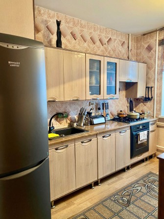 Продаж 3 кімнатної квартири (12 мікрорайон) - фото 1