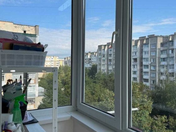 Продаж світлої 4-кімнатної квартири в районі Озерна! Хмельницький