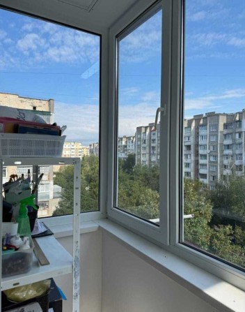 Продаж світлої 4-кімнатної квартири в районі Озерна! - фото 1