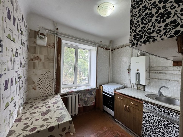 Продам 3-х кімнатну квартиру на Степана Бандери - фото 1