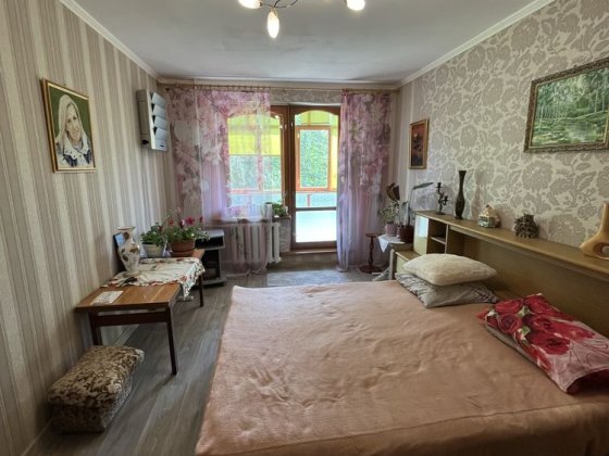 Продам двокімнатну в хорошому стані по кільцю. Полтава