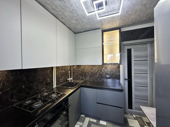Продаж 2 кімнатної квартири в районі Чайка .