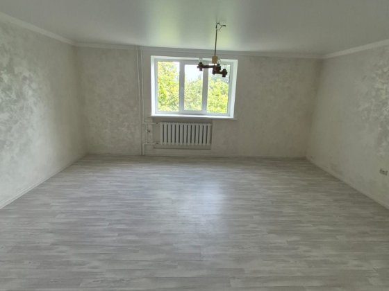 Двух комнатная квартира на ХБК Херсон