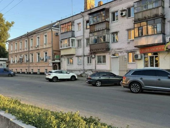 2к квартира Юліана Матвійчука, ідеальна локація під комерцію, цегла Полтава