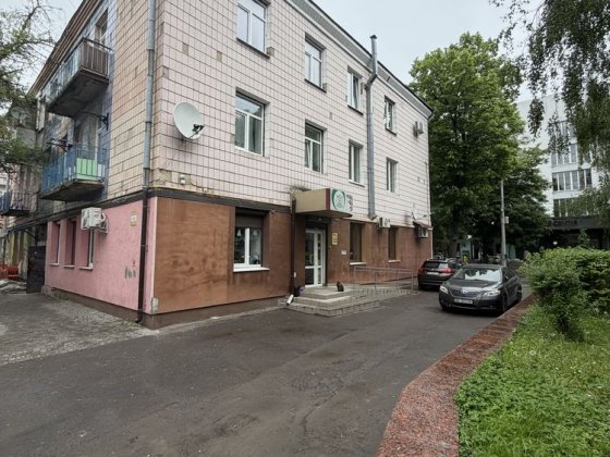 Продам трикімнатну квартиру в центрі Рівного на вул. Симона Петлюри Рівне