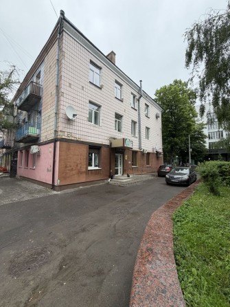 Продам трикімнатну квартиру в центрі Рівного на вул. Симона Петлюри - фото 1