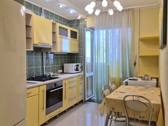 З-кімнатна світла, затишна квартира Ровно
