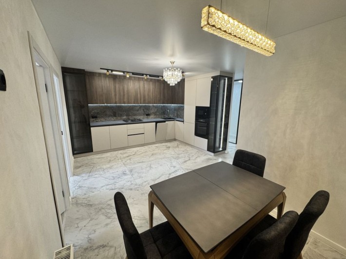 Продаж 3-к квартири по прсп. Злуки - фото 1