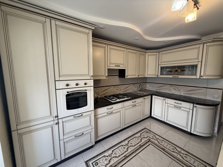Продається 2-ох км квартира, р-н Канада, вул. Коновальця - фото 1