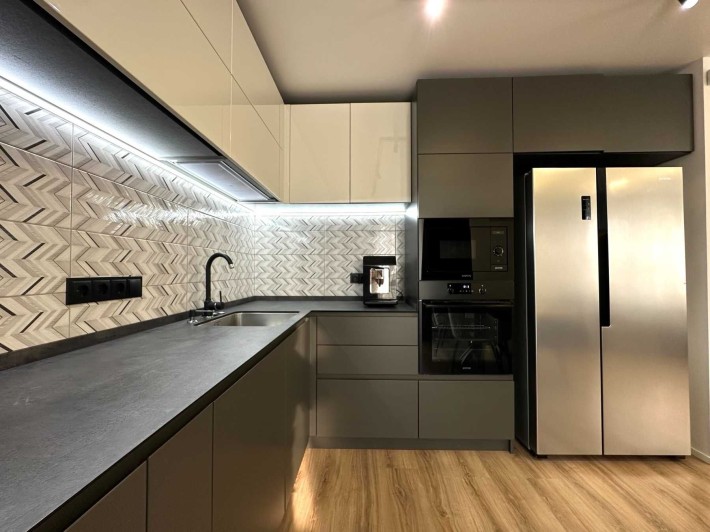 ‼️ТРЦ Київ‼️ 3к квартира з євроремонтом, 90 м², цегляна новобудова - фото 1