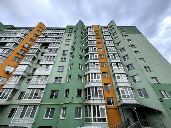 Продам 2-кімнатну квартиру в новобудові, Павленківська площа вікна на парк Полтава