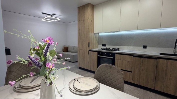 Продаж 2к квартири, 57 кв.м, вул. Київська - фото 1