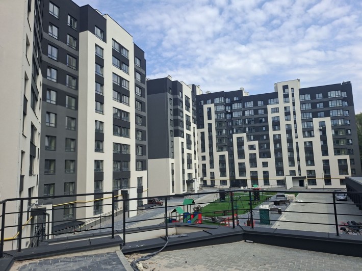 Продаж дворівневоі квартири на Дружбі - фото 1