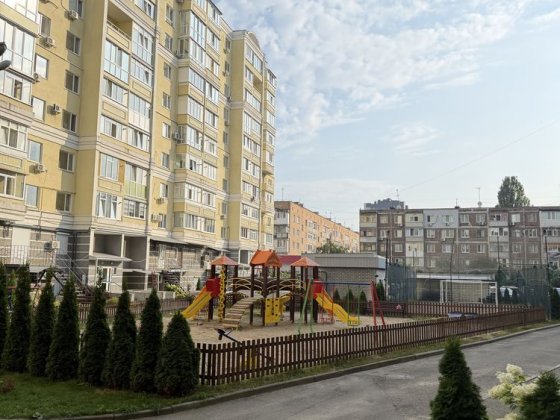 Продам двокімнатну квартиру Перемоги 119А Чернигов