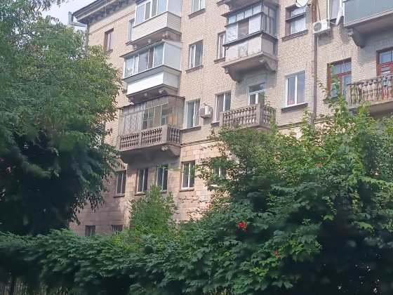 Продаж 3- кімнатної " сталінки" в центрі Черкассы