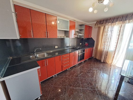 Продаж 4 кімнатної квартири по вул.Лозовецька, Центр. Тернополь
