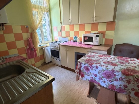 Продаю 2 кімнатну квартиру в центрі міста Чернівці