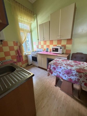Продаю 2 кімнатну квартиру в центрі міста - фото 1
