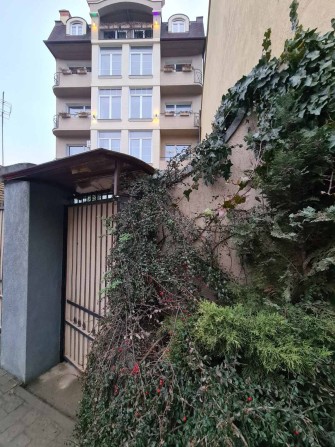 Продається квартира у  Центральній частині міста - фото 1