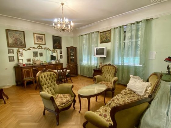 2-к квартира з двориком  в центрі Чернівці
