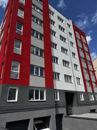 Продам 2 квмнатну новобудову в затишному районі міста - фото 1