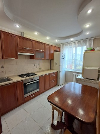 Продам 3ох кімнатну квартиру Митниця - фото 1