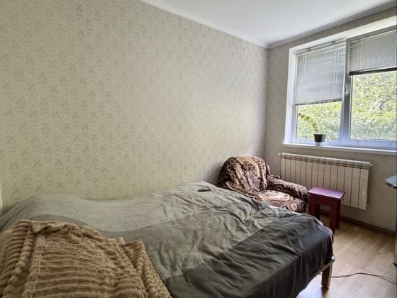 Продається простора 3-кімнатна квартира по вул. Минайській