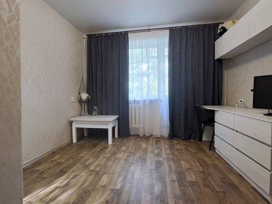 Продам двокімнатну квартиру Чернігів