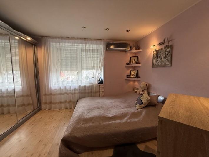 Продаж квартири в Ужгороді з виглядом на замок - фото 1