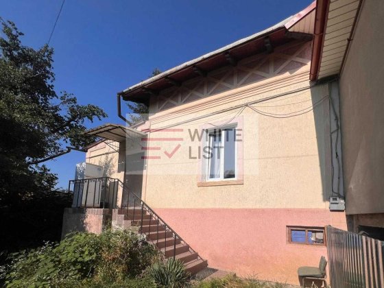 Продаж 2-кімнатної квартири у особняку, вул.Вижницька Чернівці