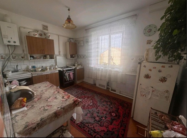 Продаж 3х кімн кварт 4/4 Чернівці вул.Заводська Садгора - фото 1
