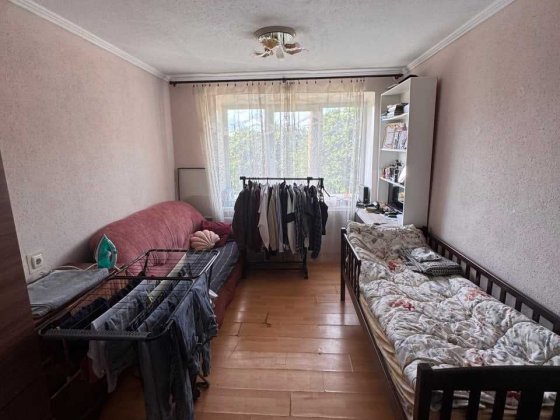Продаж 1-кімнатної квартири у гуртожитку, по вул. Узбецькій Чернівці