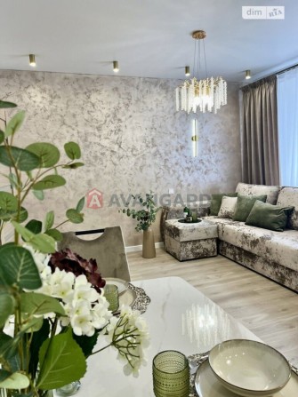 Продаж 3к квартири 79.9 кв. м на вул. Андрія Шептицького 6 - фото 1
