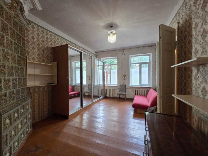 Продаж квартири на землі в центральній частині Черкас - фото 1