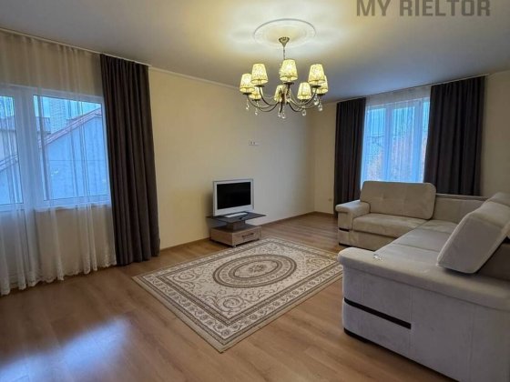 Продаж трикімнатної квартири по вул. Гвардійська