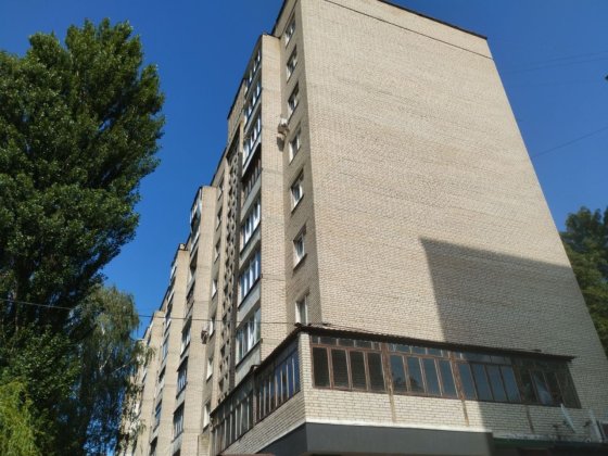 Продам 4к квартиру середній поверх. Поруч школи, дитсадочки, річка. Вінниця