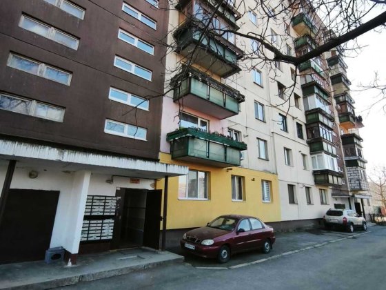 Продається трикімнатна квартира в м Ужгород, вул. Богомольця 14 Код: 51056