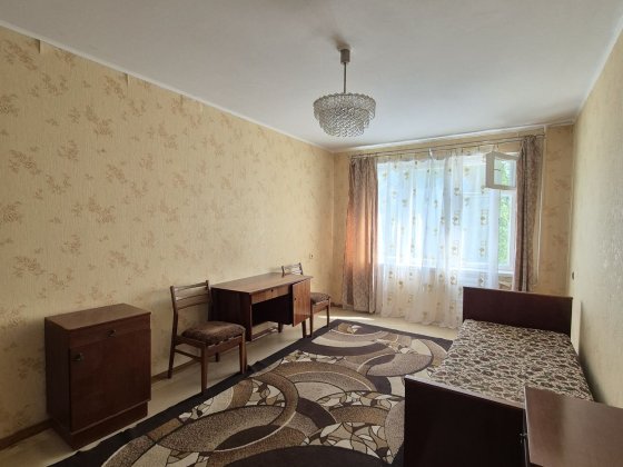3- кімната  квартира на  Коваленка ( Пухова). Працюємо з програмами Чернигов